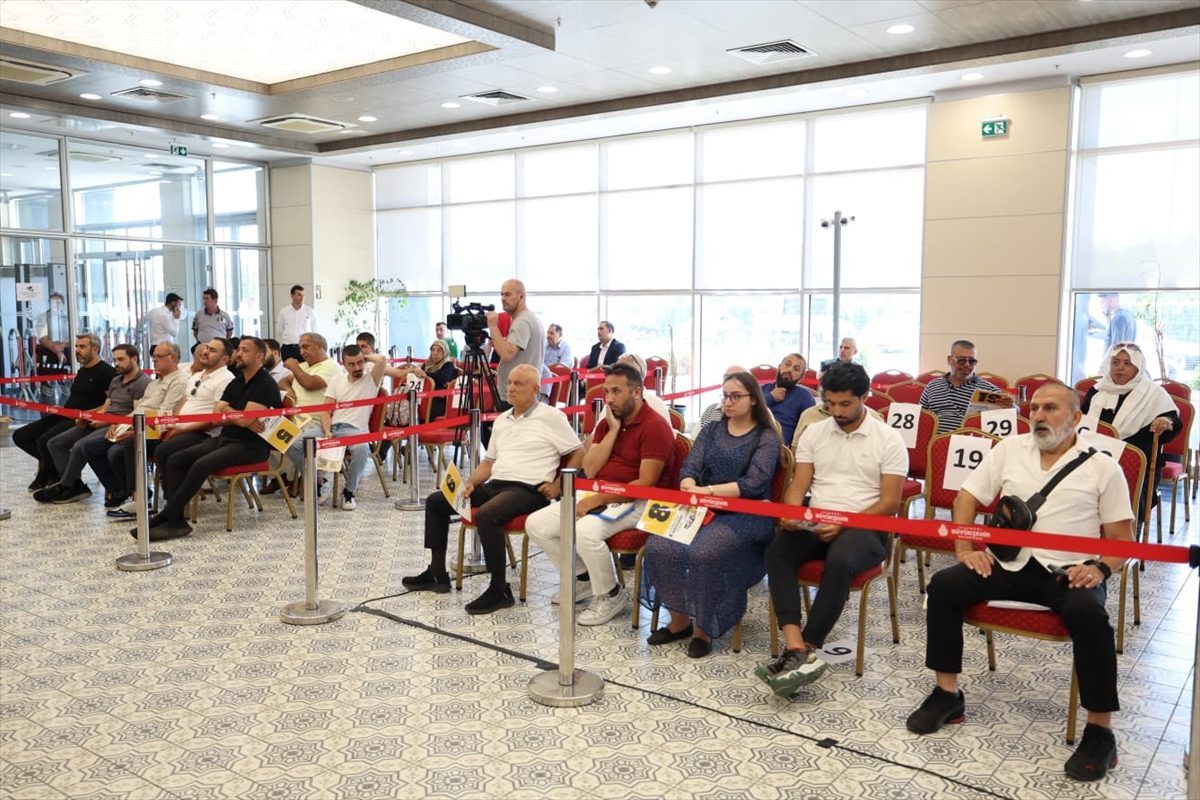 İBB ihalesini gerçekleştirdiği 250 taksi plakasından 23’ünü sattı