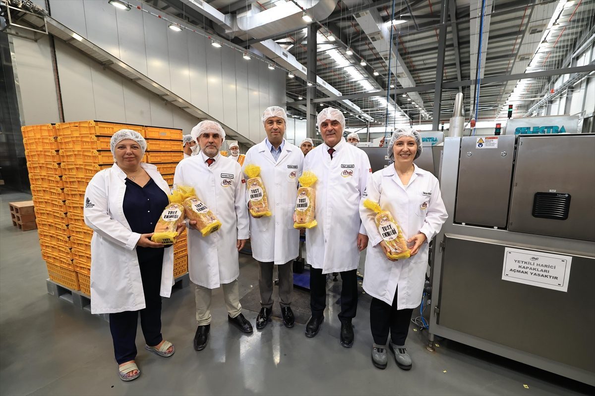 İBB’nin Ahmet İsvan Halk Ekmek Fabrikası’nın 3. hattı hizmete girdi