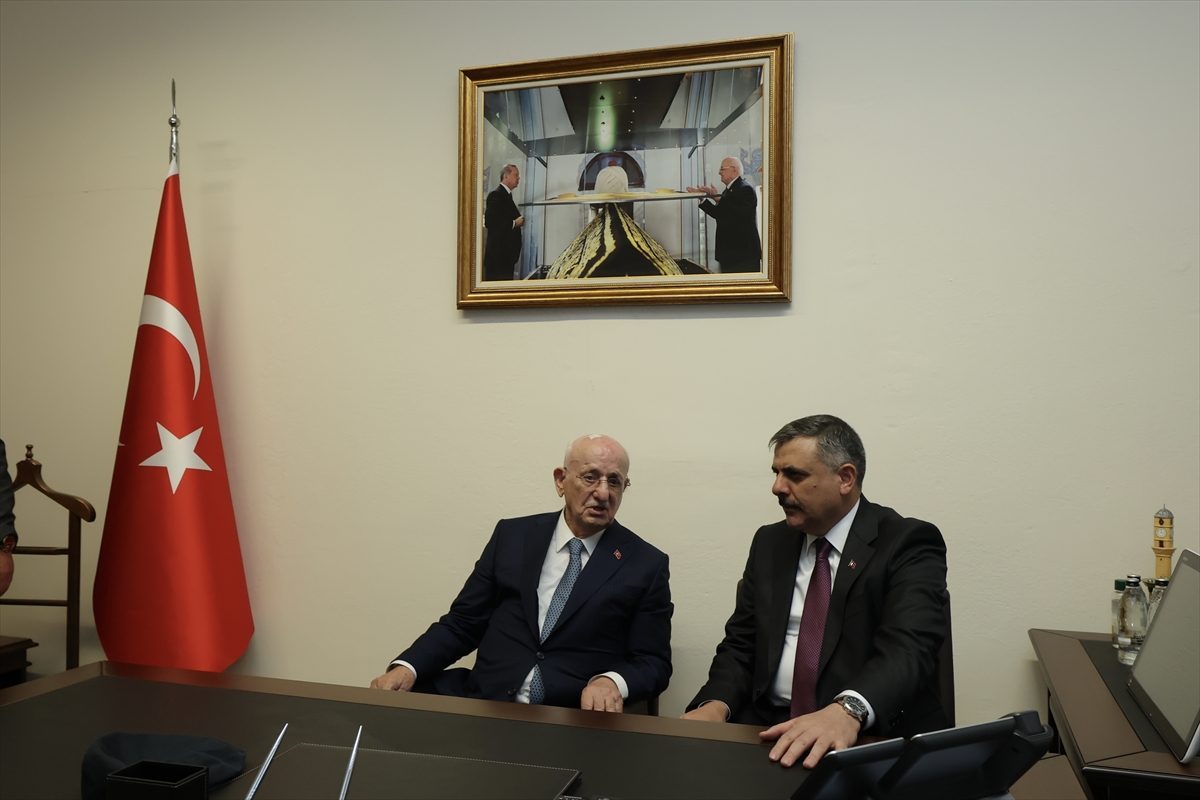 İçişleri Bakanı Çiftçi, eski TBMM Başkanı Kahraman ile görüştü