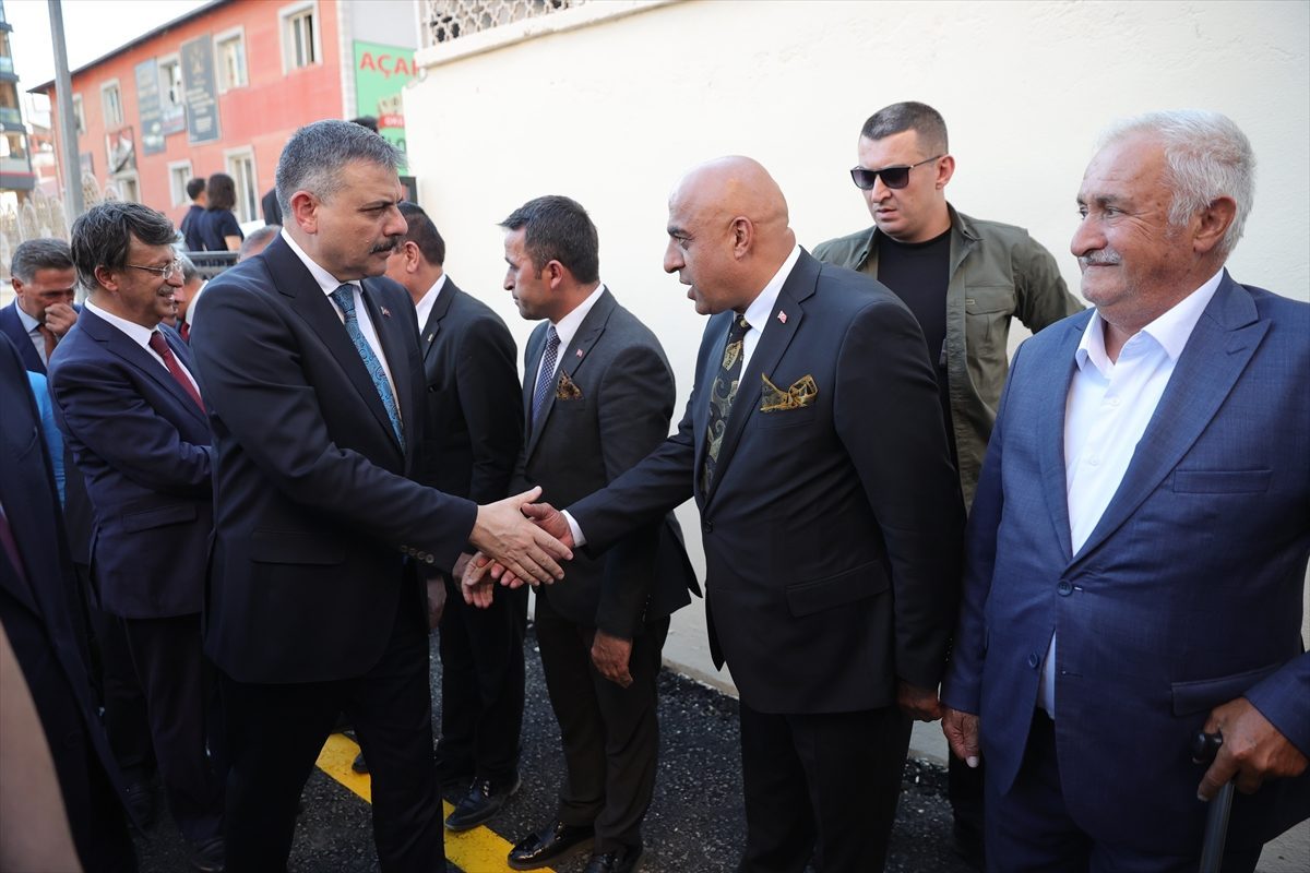 İçişleri Bakanı Mustafa Çiftçi, Hakkari’de ziyaretlerde bulundu