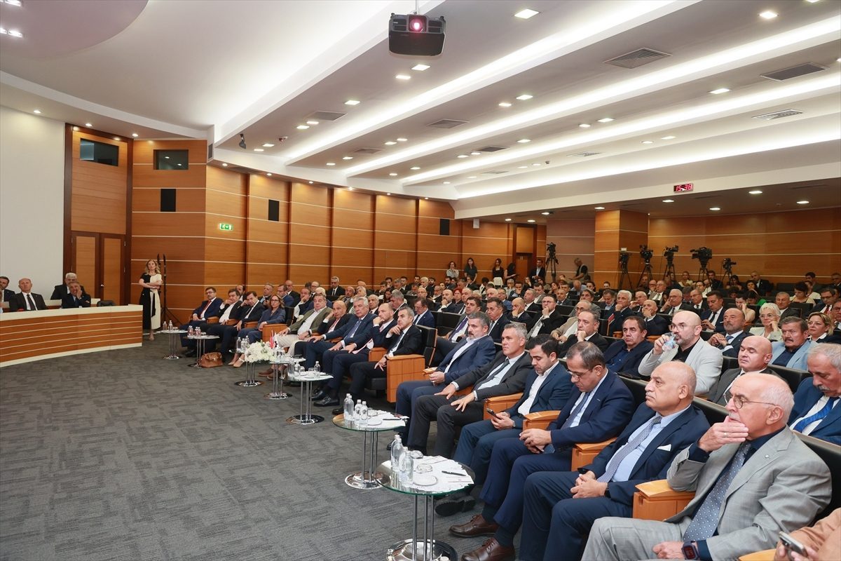 İSO Meclisi temmuz ayı olağan toplantısı iş dünyası temsilcilerinin katılımıyla gerçekleştirildi