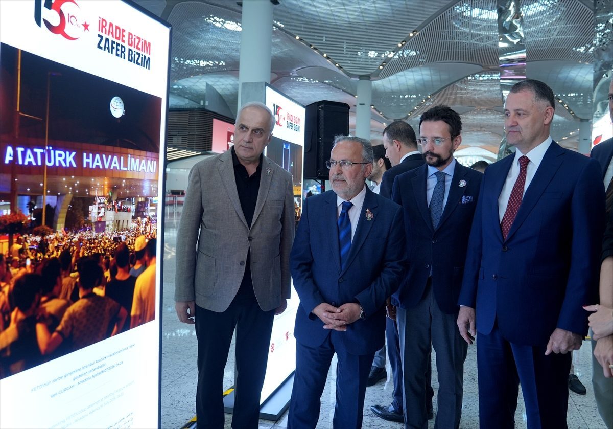 İstanbul Havalimanı’nda “Hafıza ve Hatıra 15 Temmuz” fotoğraf sergisi açıldı