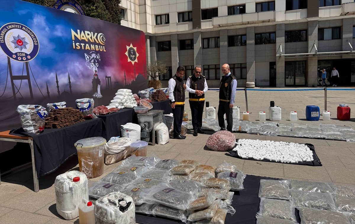 İstanbul merkezli operasyonlarda 1 ton 163 kilogram uyuşturucu ele geçirildi