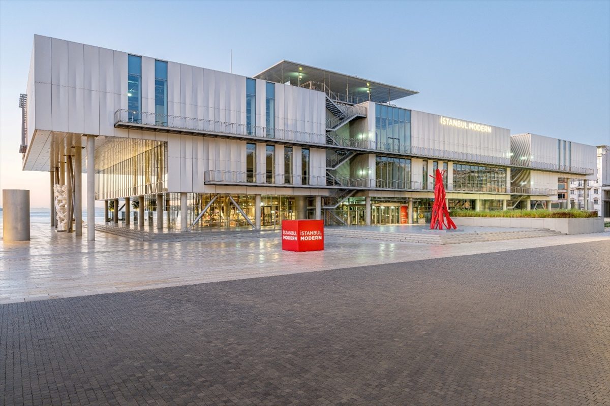 İstanbul Modern’deki “Yüzen Adalar” sergisini yaklaşık 2 milyon 750 bin kişi ziyaret etti