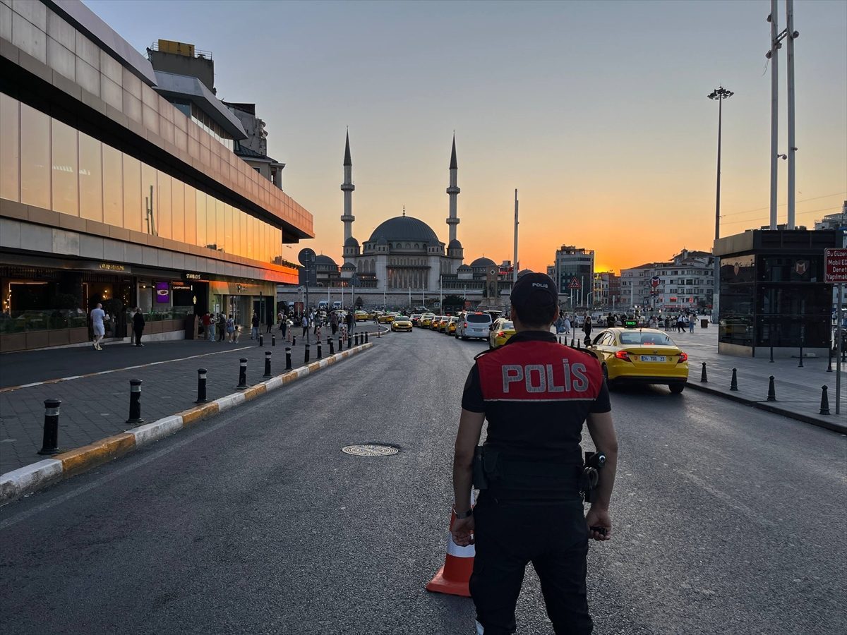 İstanbul polisinden kent genelinde “huzur” uygulaması