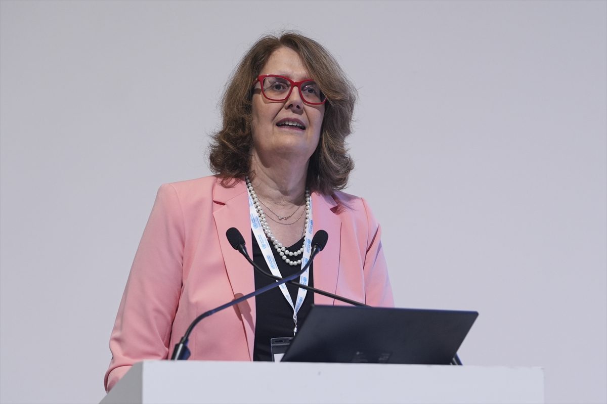 İstanbul’da düzenlenen “DSÖ Bakanlar Konferansı” ikinci gününde devam ediyor