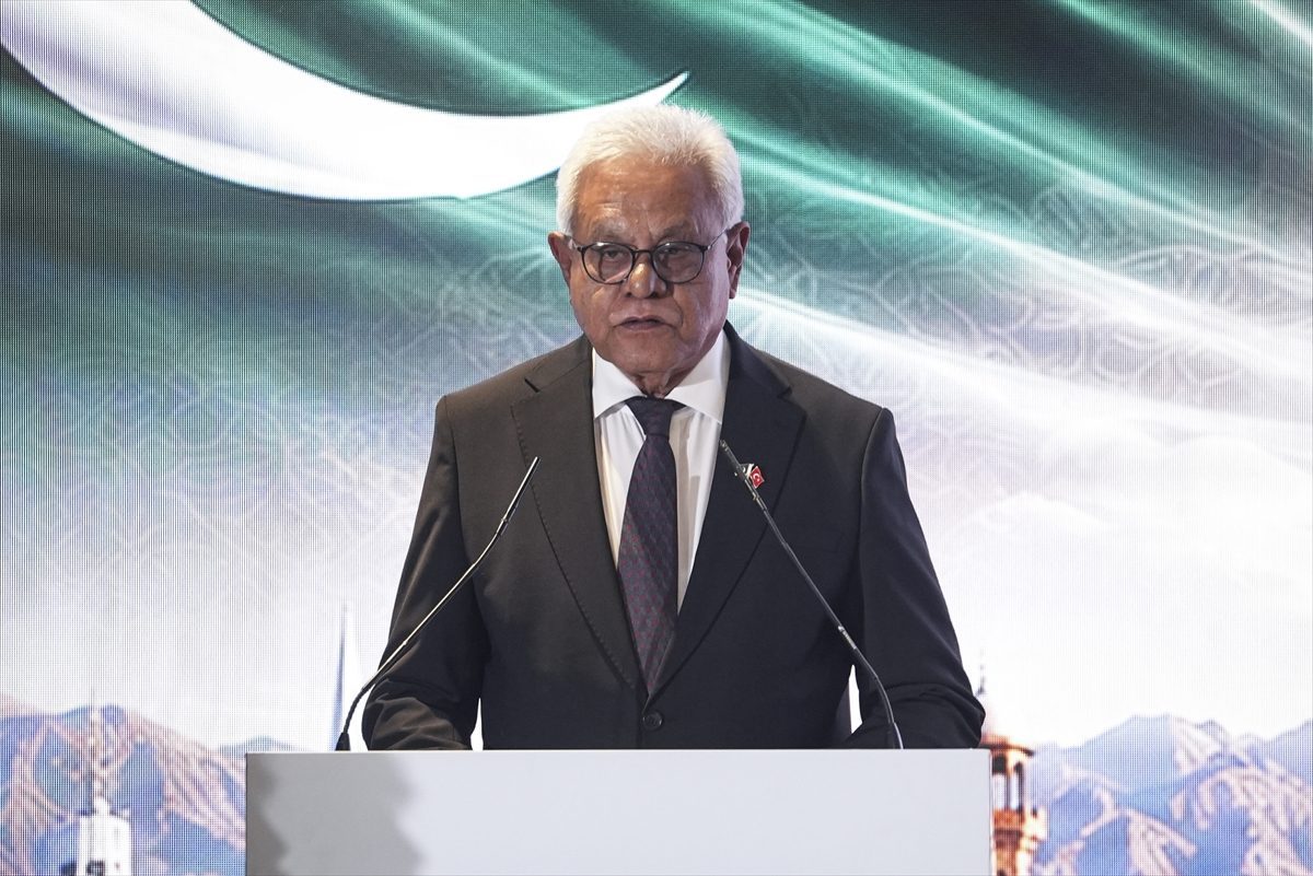 İstanbul’da düzenlenen “Türkiye-Pakistan İş Forumu” başladı