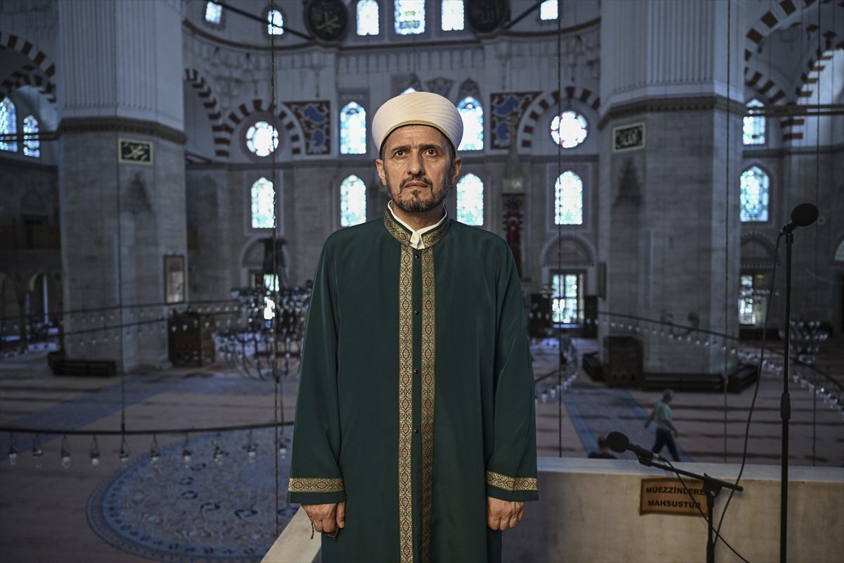 15 TEMMUZ DEMOKRASİ ZAFERİNİN 10. YILI – İstanbul’da selalarla halkı meydanlara çağıran din görevlilerinin 15 Temmuz tanıklığı
