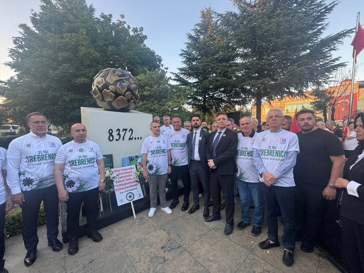 İstanbul’da “Srebrenitsa Boşnak Soykırımı Anma Yürüyüşü” düzenlendi