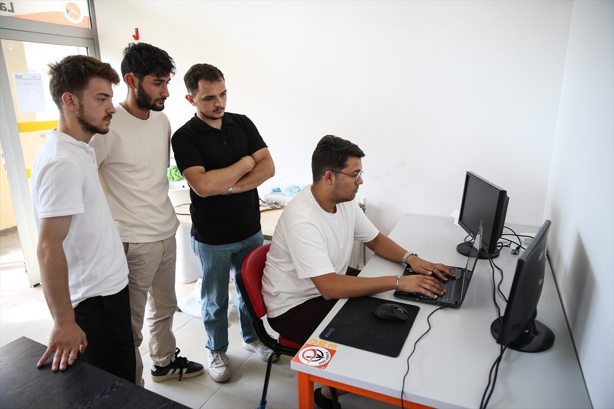 İstiklal Yolu takımı elektrikli araç “Atabey Gazi” ile TEKNOFEST’e hazırlanıyor