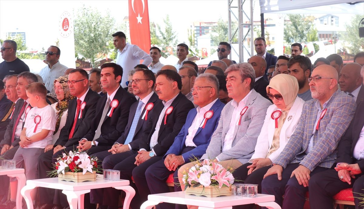 İşyurtları Ürün ve El Sanatları Fuarı Kayseri’de açıldı