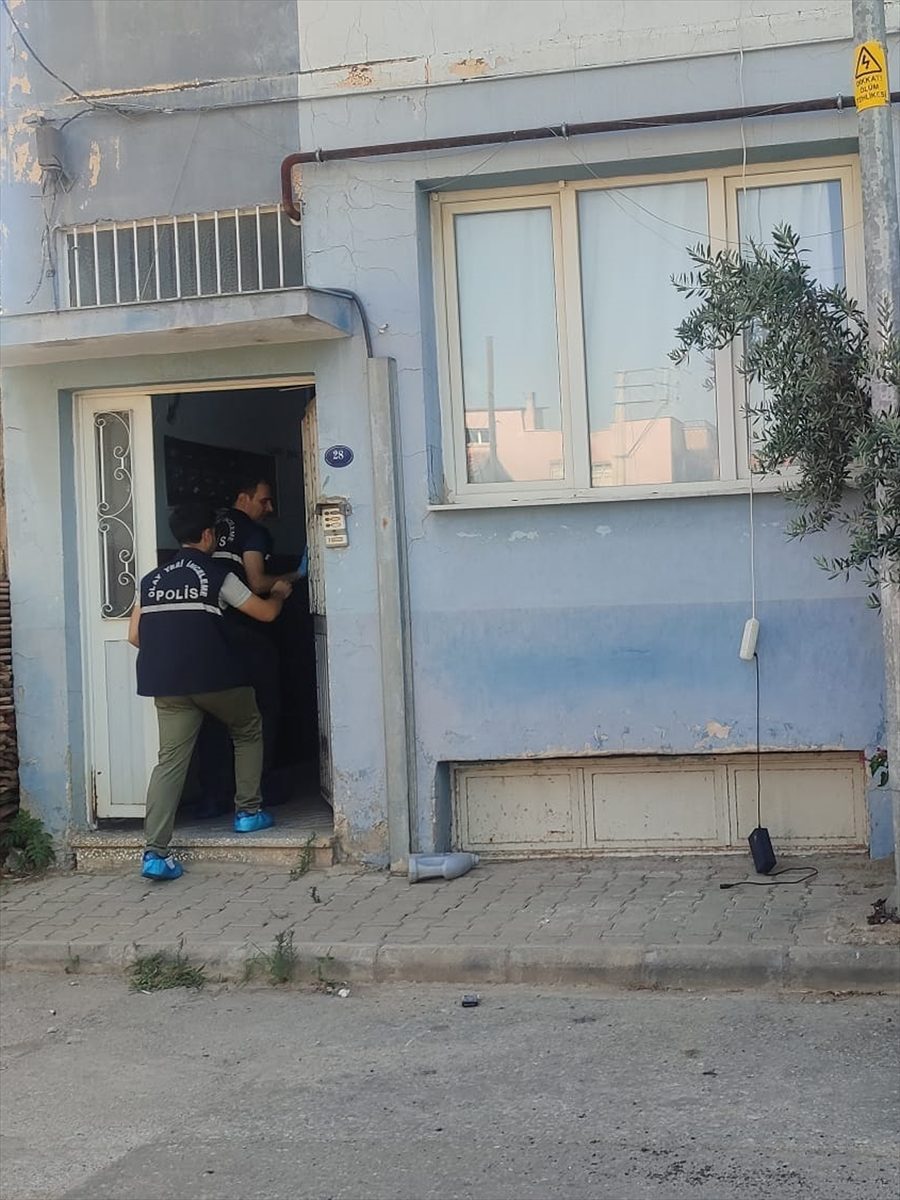 İzmir’de bir kişi, tartıştığı arkadaşını bıçakla öldürdü