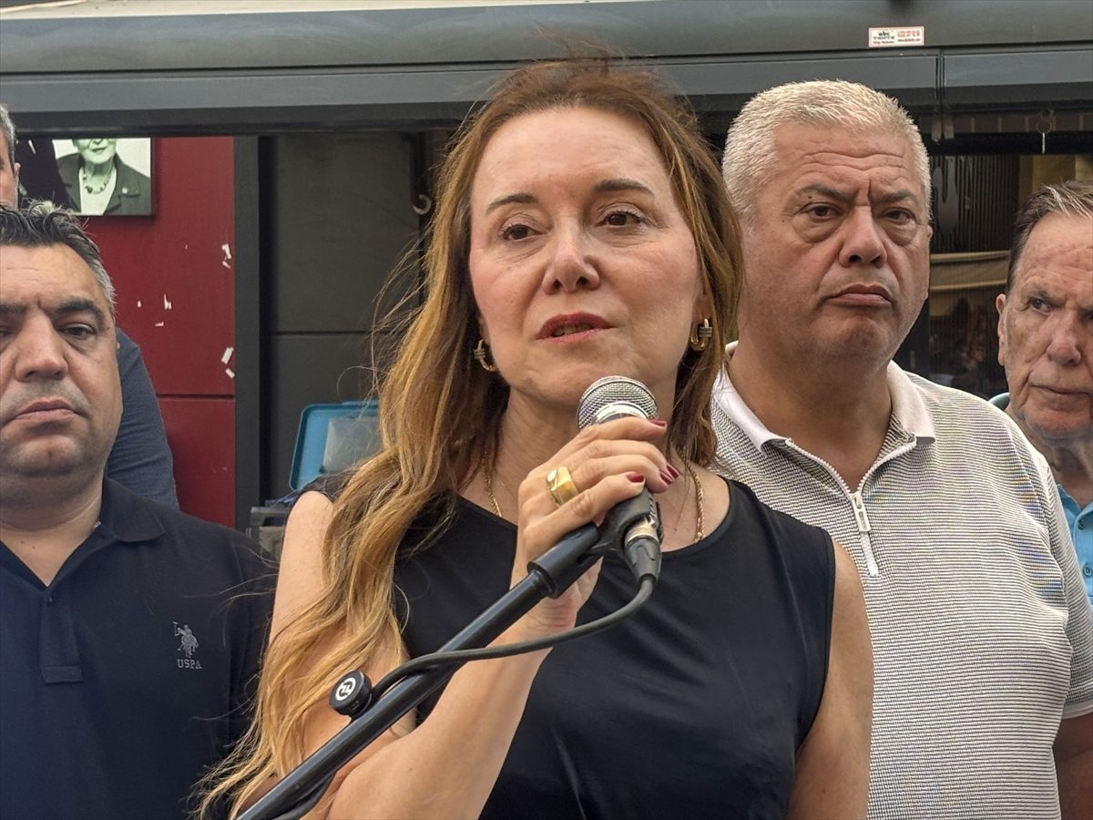 İzmir’de Srebrenitsa Soykırımı’nda hayatını kaybedenler anıldı