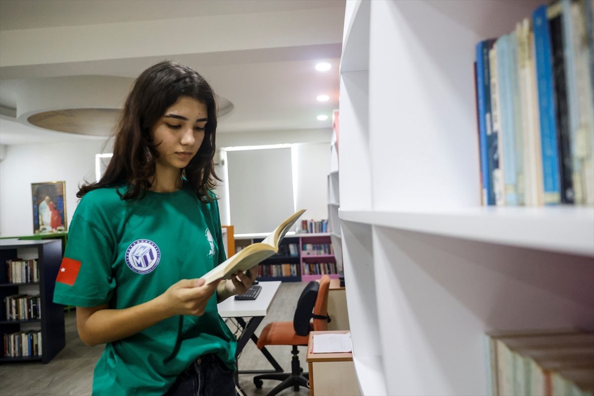 Japonya’daki matematik yarışmasına Mersin’den katılan 11 öğrenci 11 madalya kazandı