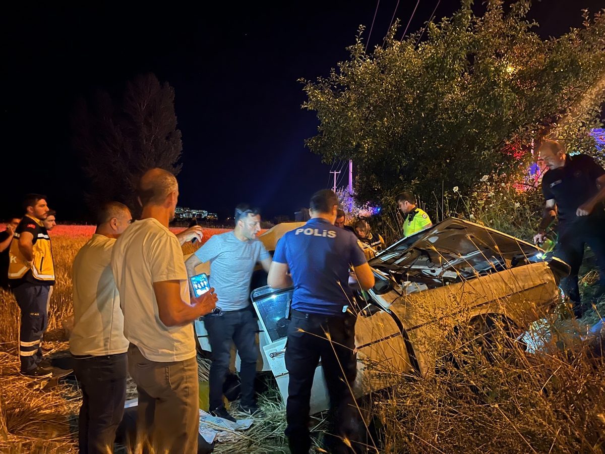 Kahramanmaraş’ta elektrik direğine çarpan otomobilin sürücüsü öldü