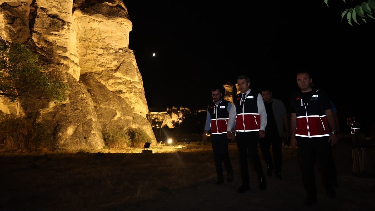 Kapadokya’daki Paşabağları Ören Yeri’nde aydınlatma çalışmaları tamamlandı
