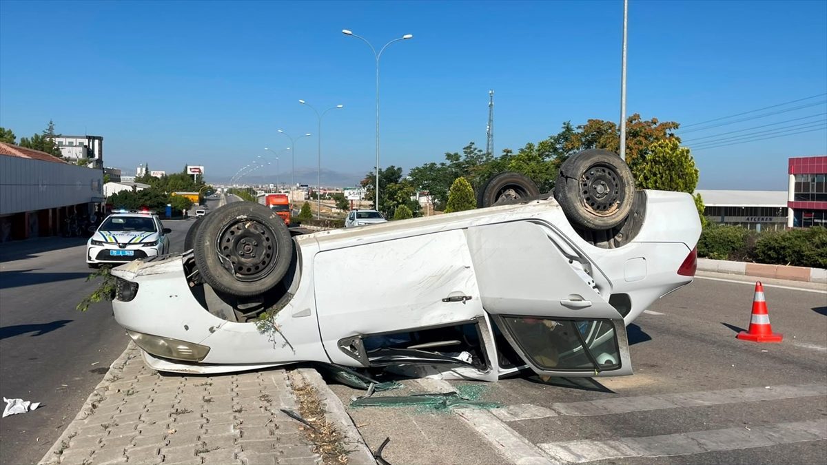 Karaman’da otomobilin takla attığı kazada 5 kişi yaralandı