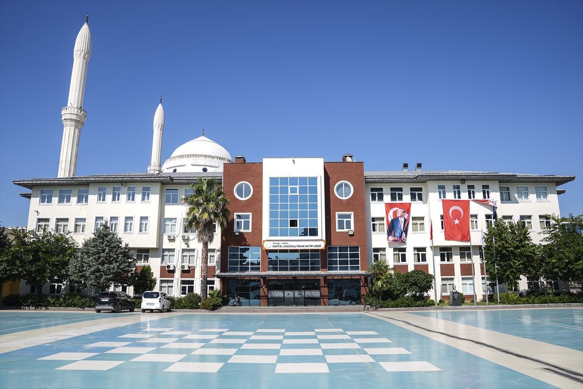Kartal Anadolu İmam Hatip Lisesinden YKS’de 2 Türkiye birinciliği ve ilk 100’de 22 derece