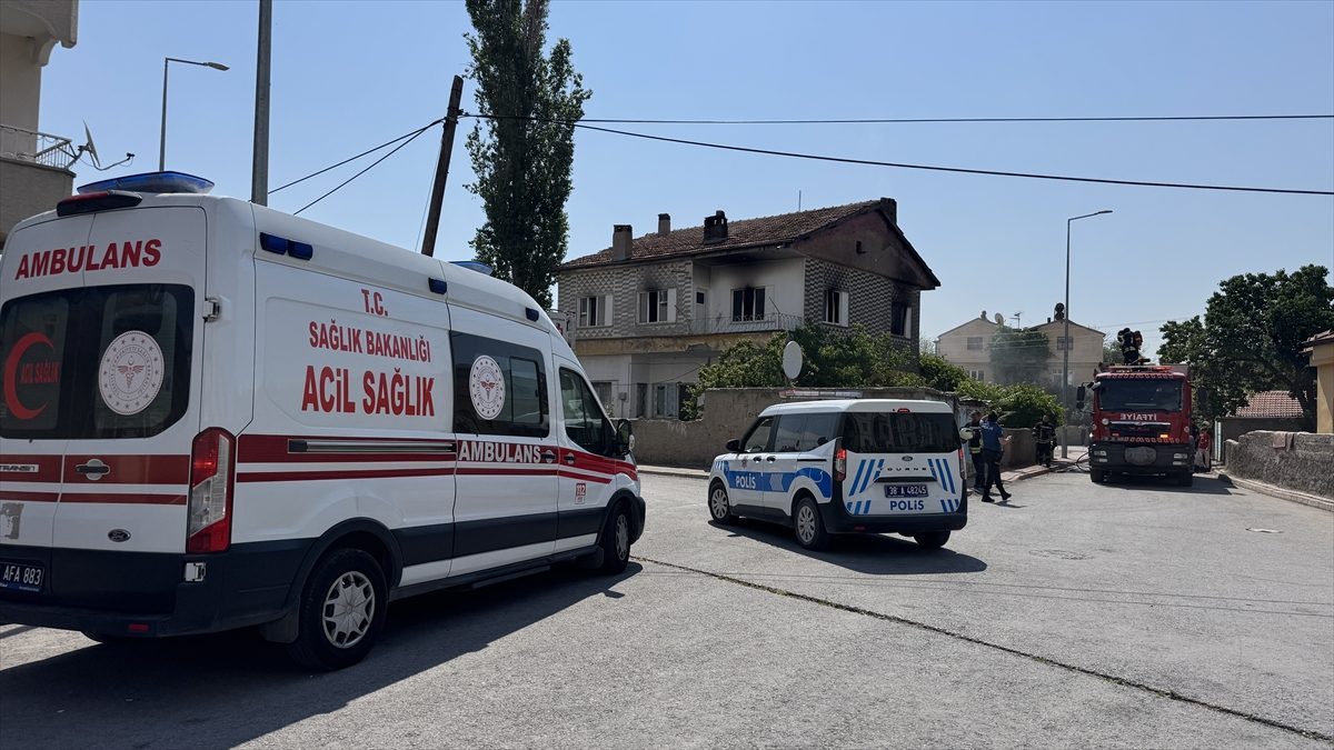 Kayseri’de bir ev yandı