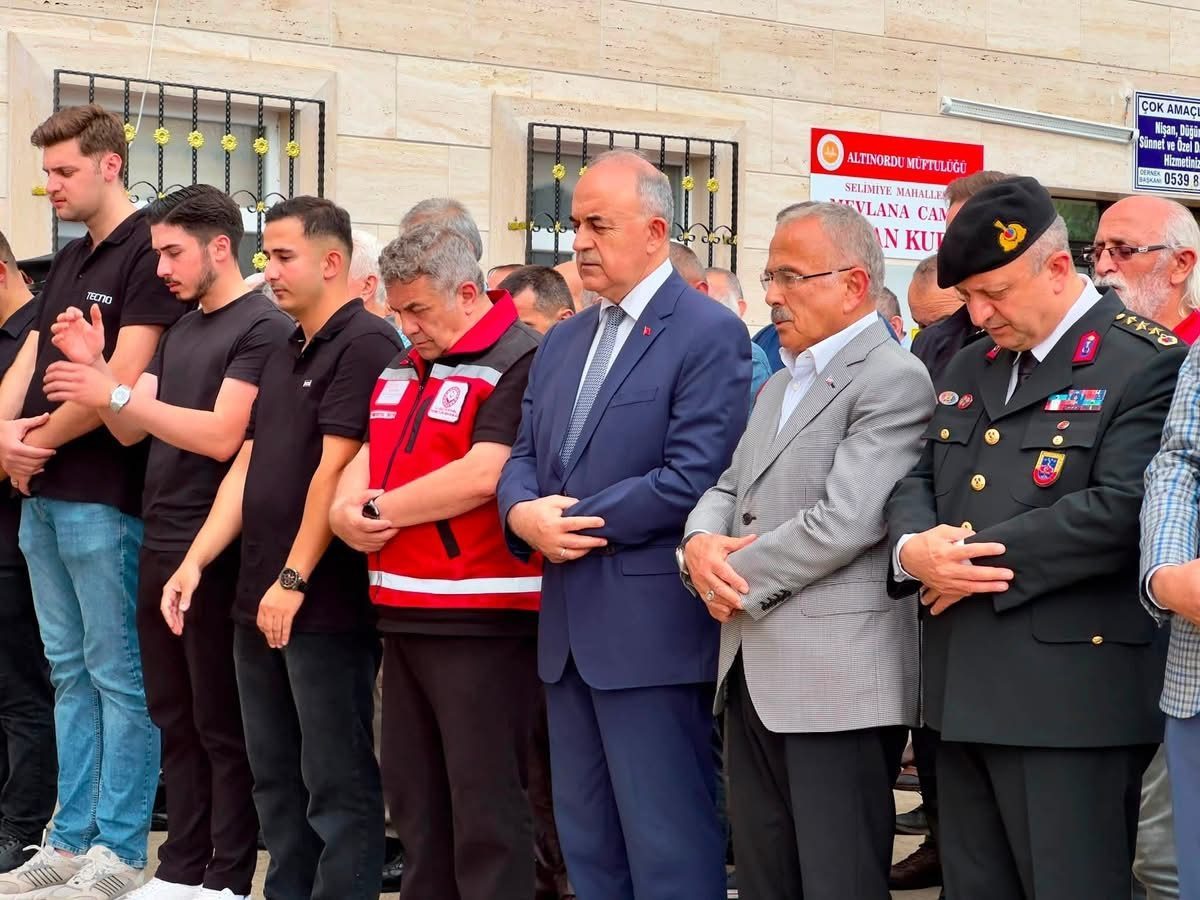 Kıbrıs gazisi Ahmet Özkan, Ordu’da son yolculuğuna uğurlandı