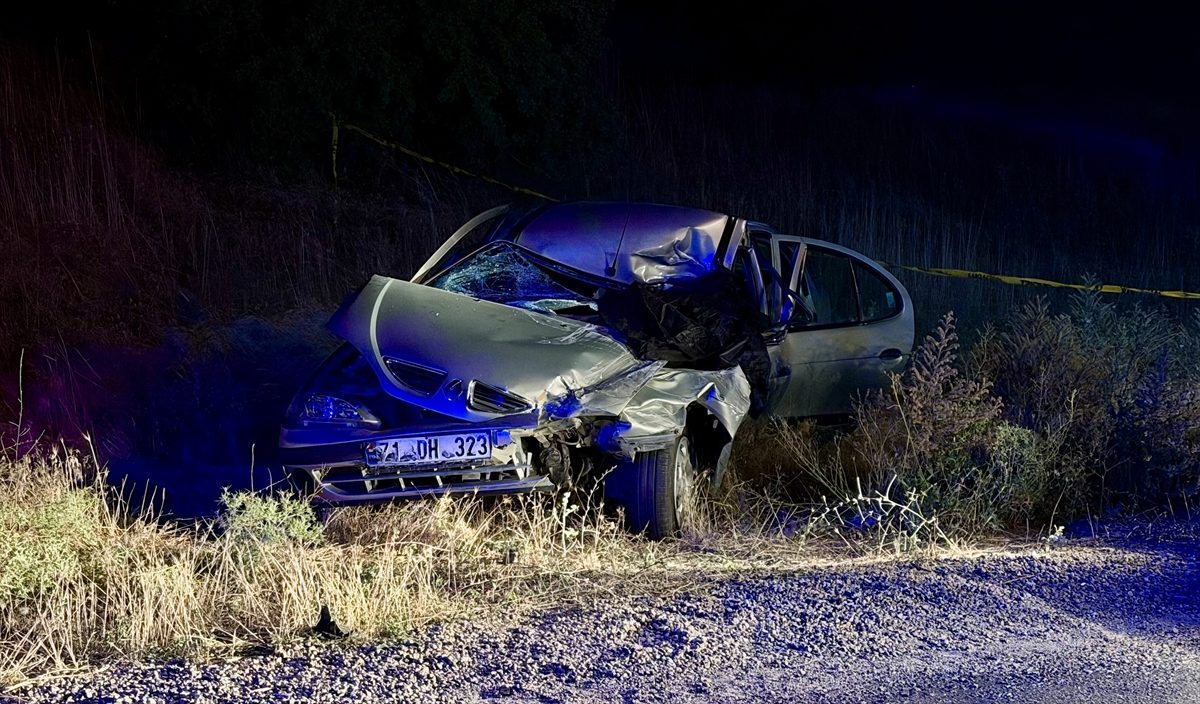 Kırşehir’de traktör ile otomobilin çarpıştığı kazada 1 kişi öldü, 1 kişi yaralandı