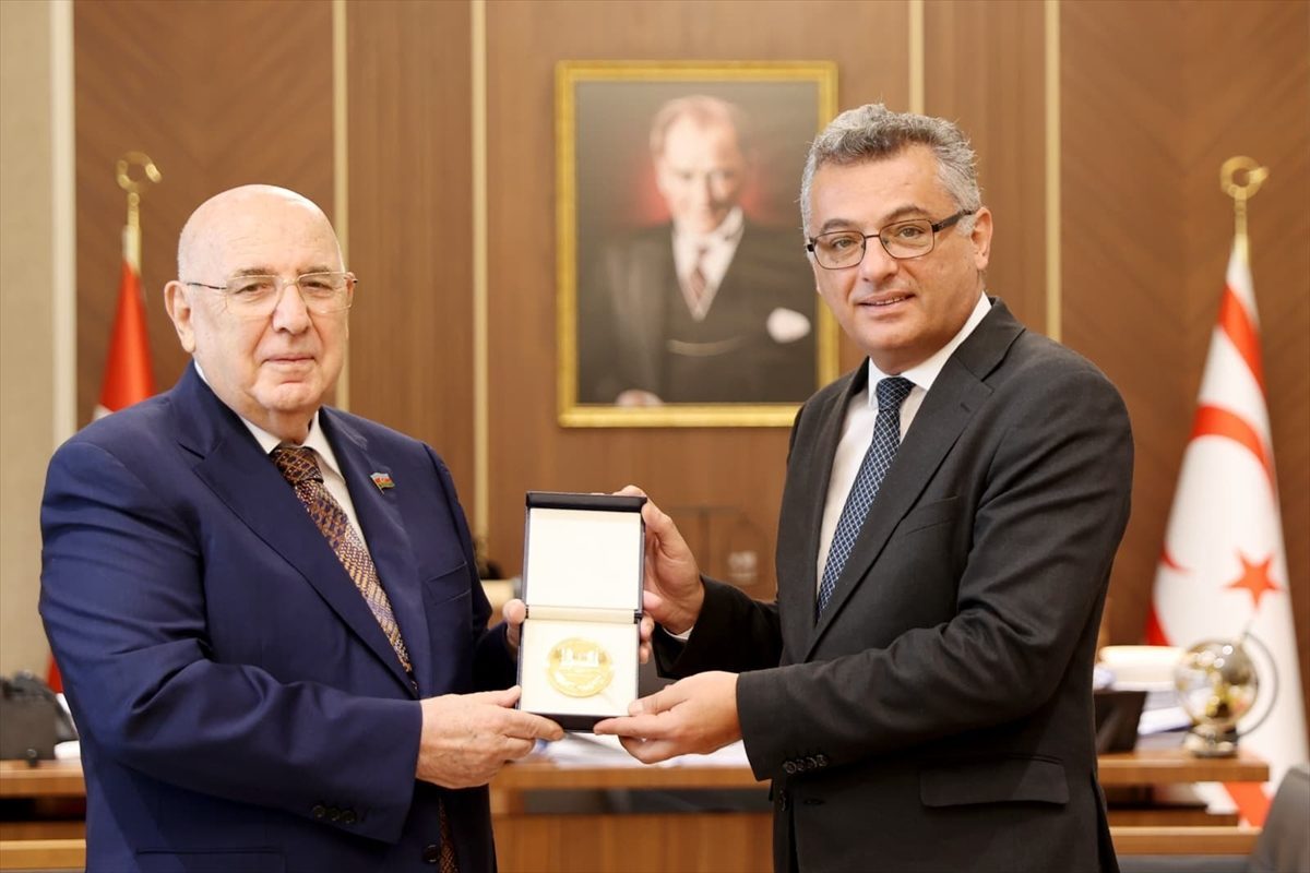 KKTC Cumhurbaşkanı Erhürman, Azerbaycan Milli Meclisi heyetlerini kabul etti