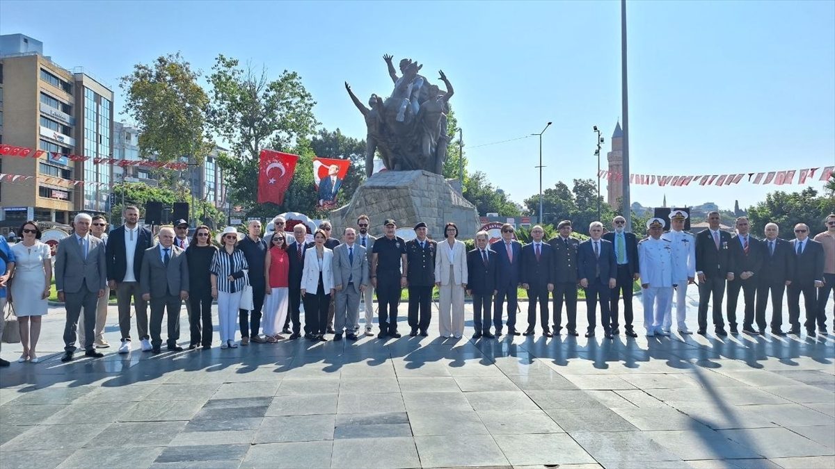 KKTC’nin Barış ve Özgürlük Bayramı Antalya’da törenle kutlandı