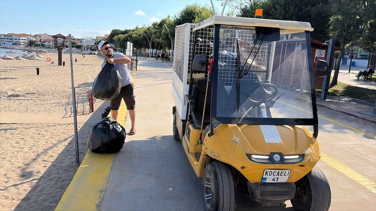 Kocaeli’nin Karadeniz sahillerinden 50 günde 387 ton atık toplandı