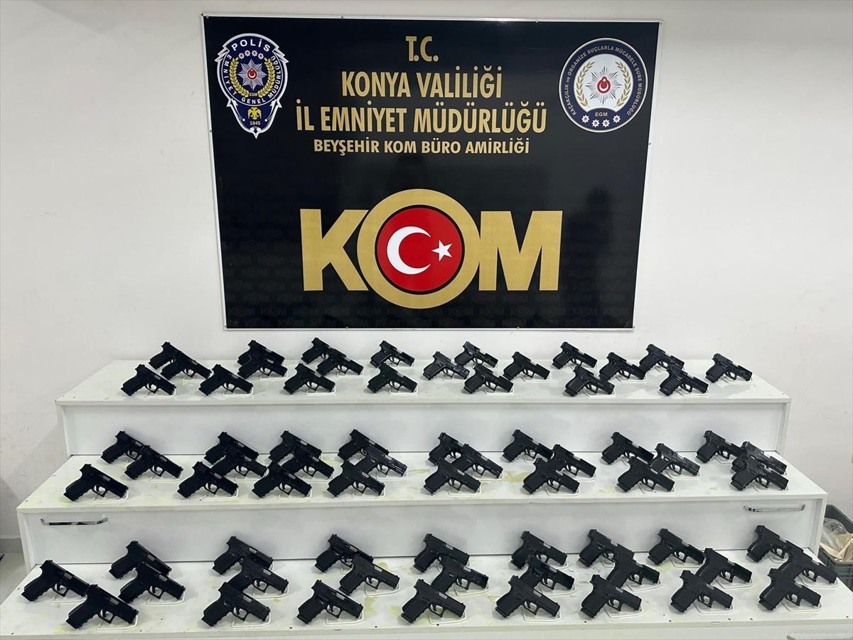 Konya’da 70 ruhsatsız tabanca ele geçirildi