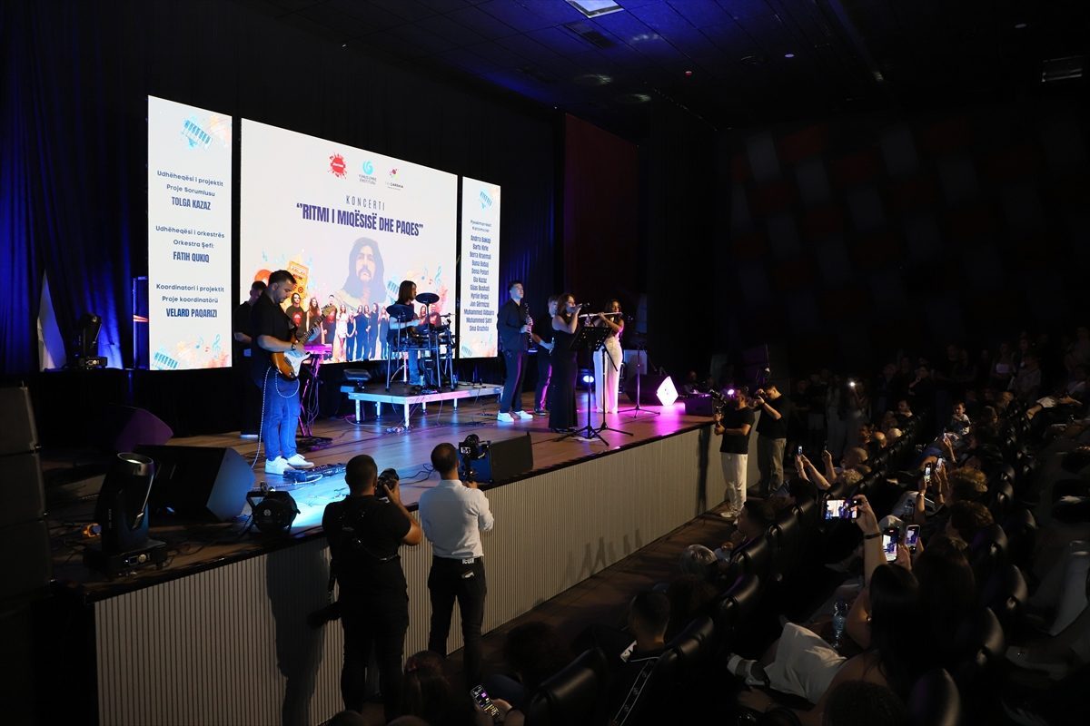 Kosova’da “Dostluk ve Barışın Ritmi: Barış Manço’nun İzinde Genç Sesler” konseri düzenlendi