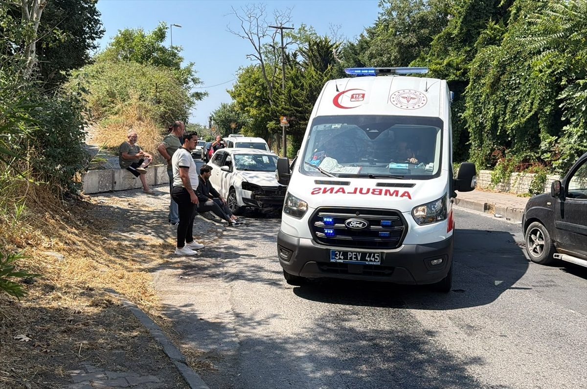 Küçükçekmece’de trafik kazasında 1 kişi yaralandı