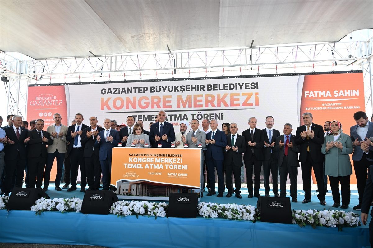 Kültür ve Turizm Bakanı Ersoy, Gaziantep’te temel atma ve açılış törenine katıldı: