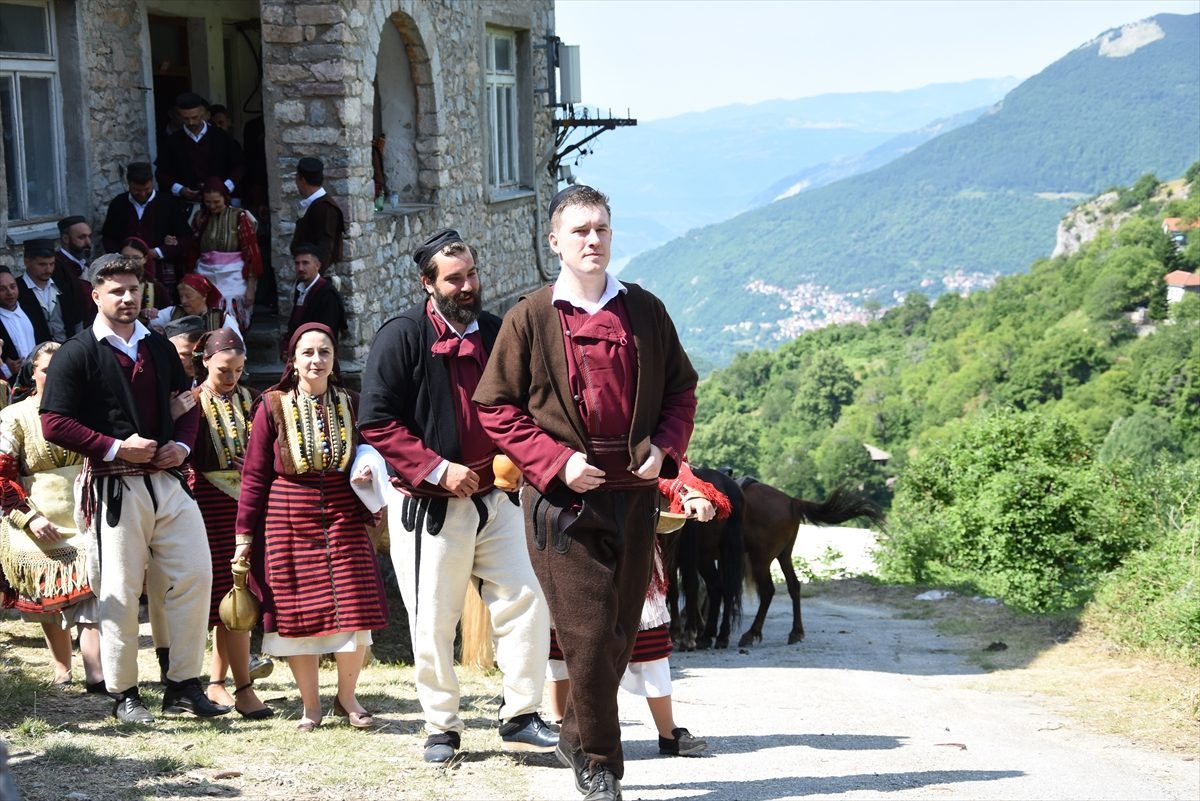 Kuzey Makedonya’da Balkanlar’ın en özgün düğün geleneği Galiçnik asırlardır sürdürülüyor