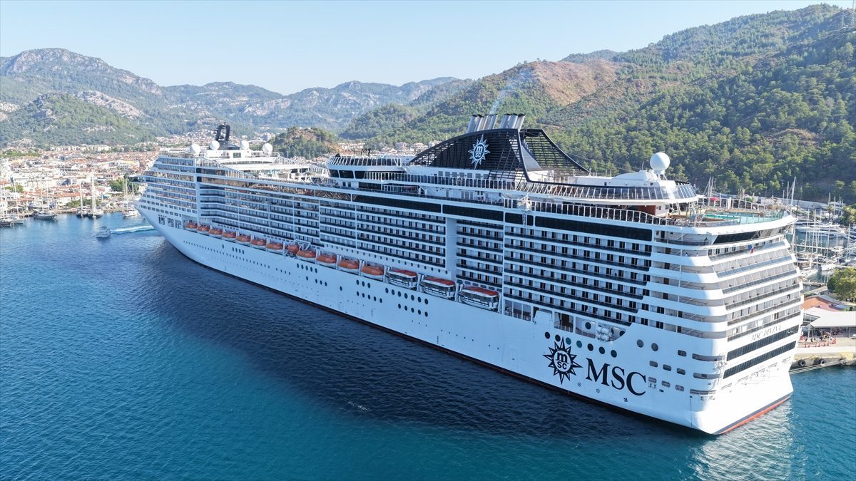 Marmaris’e “MSC Divina” kruvaziyeriyle 4 bin 220 turist geldi