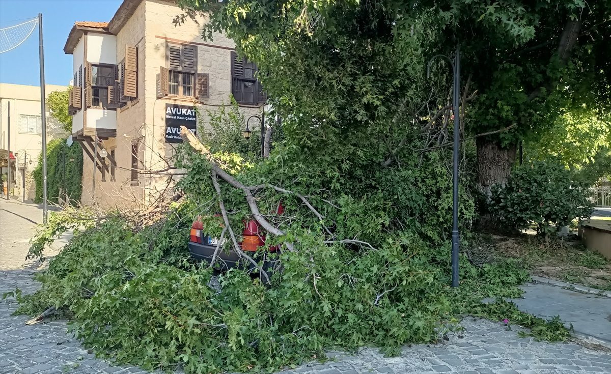 Mersin’de kuvvetli rüzgar etkili oluyor