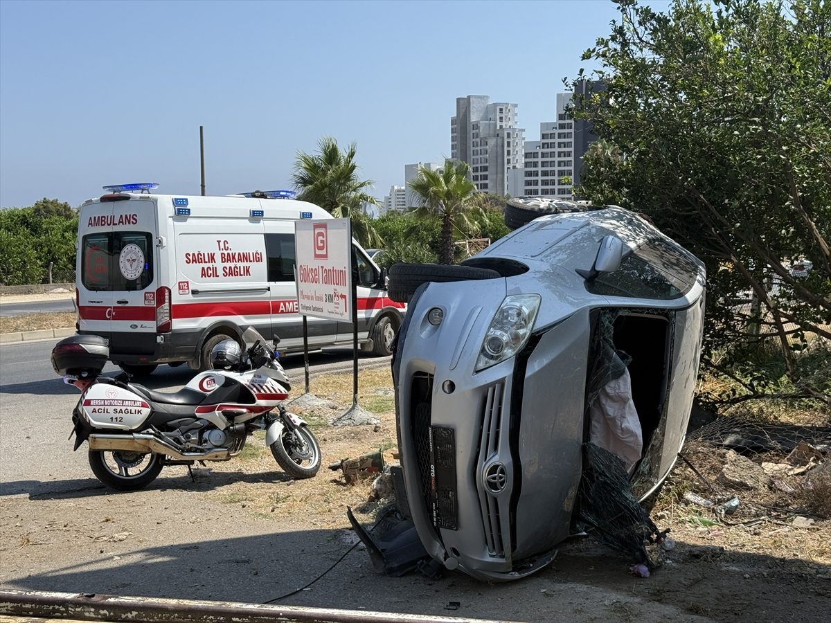 Mersin’de otomobilin devrilmesi sonucu 4 kişi yaralandı