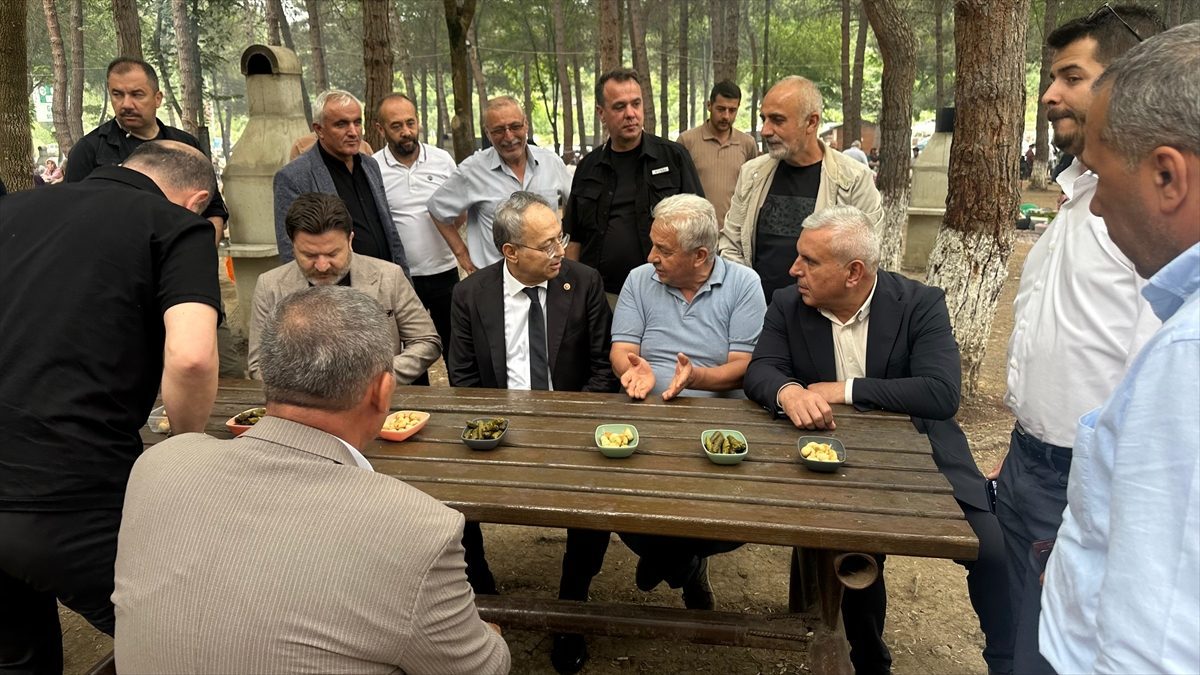 MHP Genel Başkan Yardımcısı Topsakal, Samsun’da vatandaşlarla buluştu