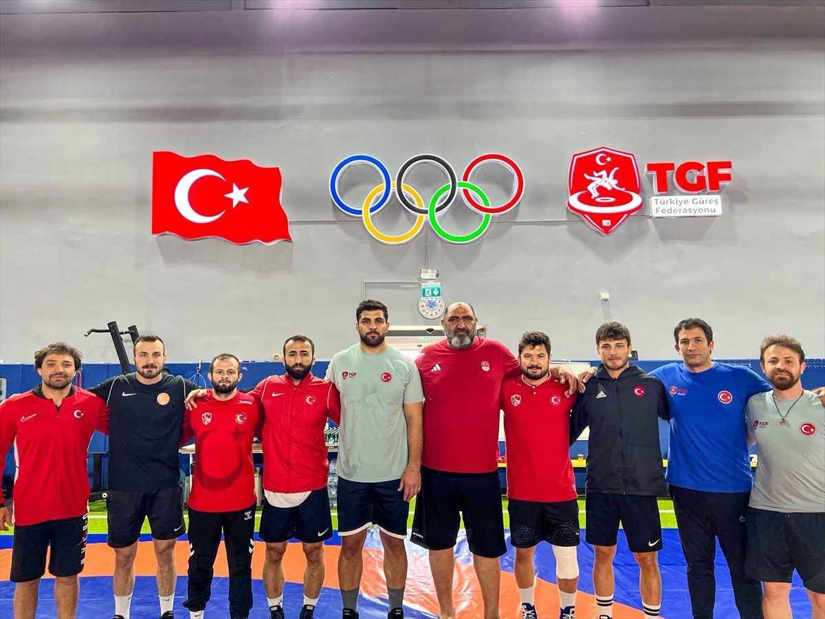 Milli güreşçiler, Macaristan’daki turnuvada mindere çıkacak