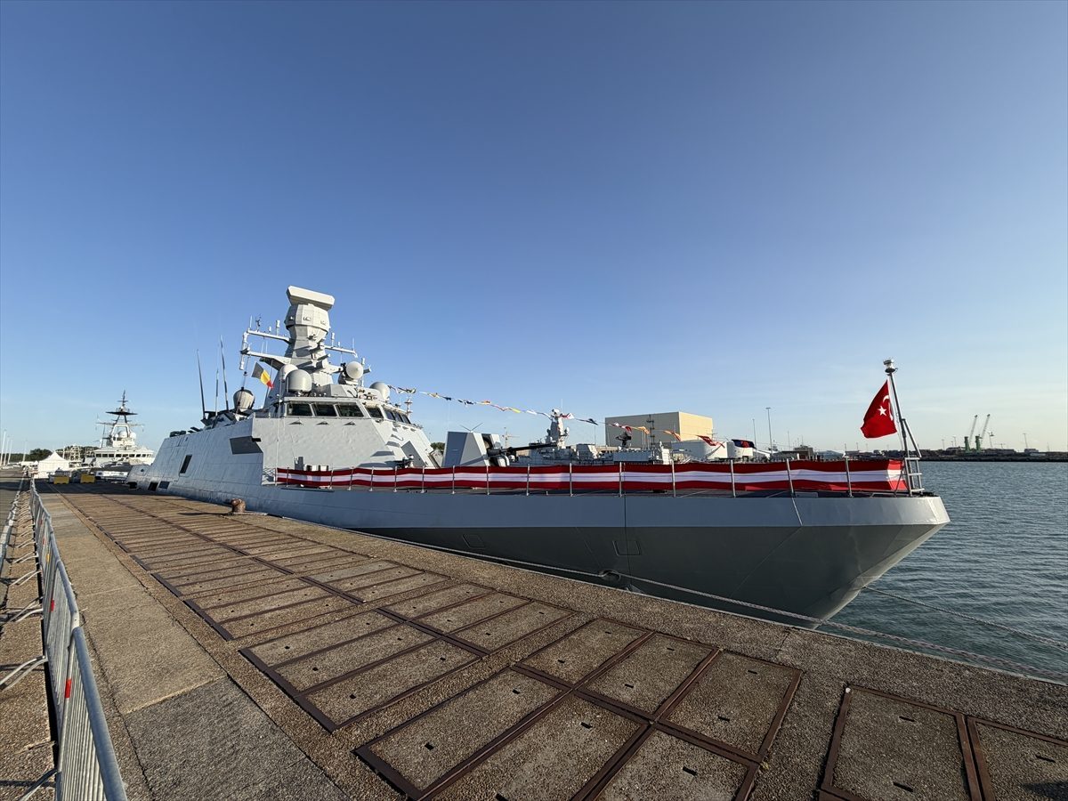 Milli savaş gemisi TCG Burgazada, Belçika’da düzenlenen törenle ziyarete açıldı