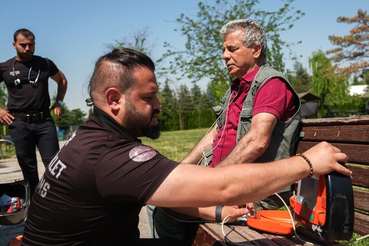 Motosiklet ambulans ekipleri erişilmesi güç noktalardaki vakalara ulaşarak hayat kurtarıyor