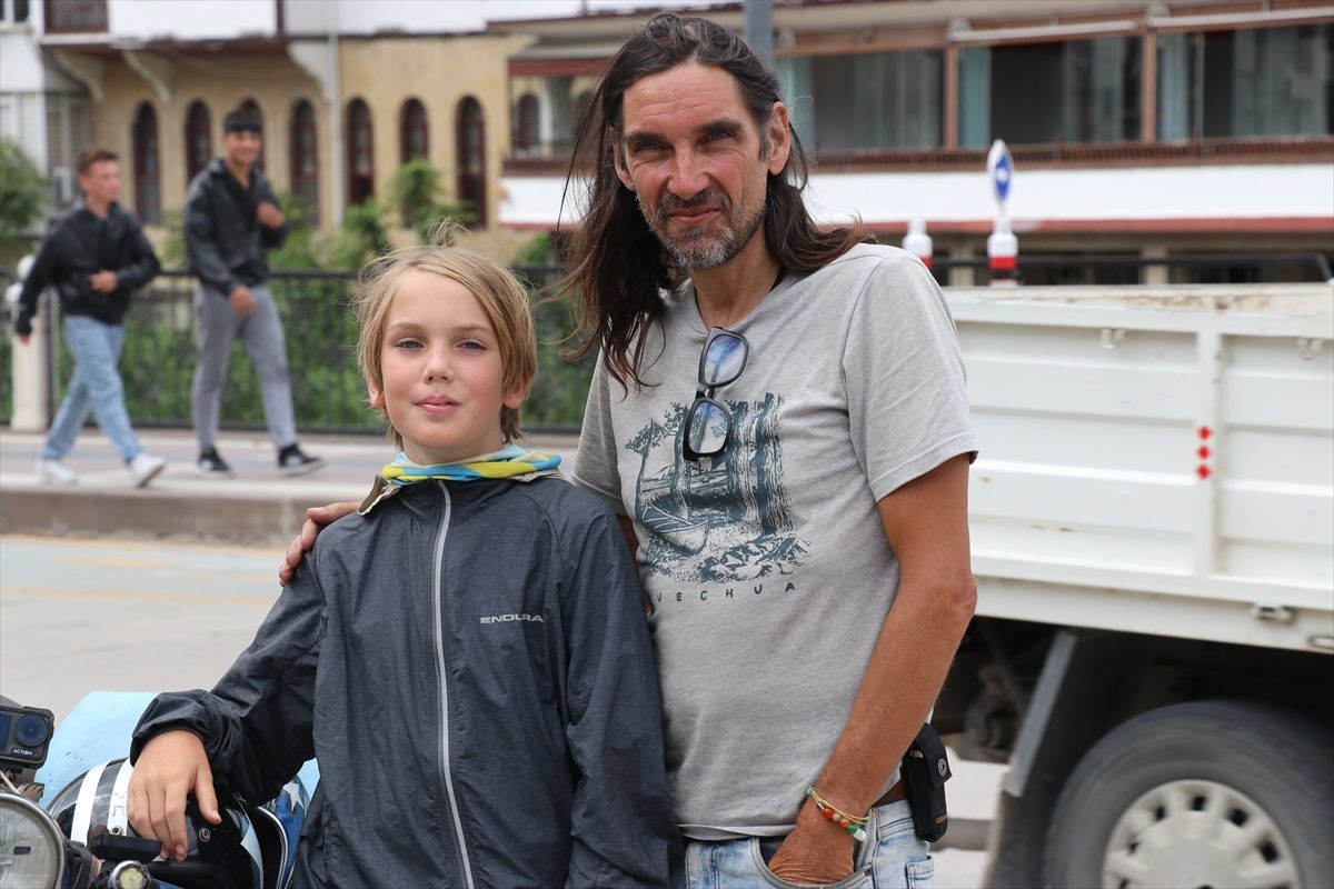 Motosikletle dünya turuna çıkan İtalyan baba ve oğul Amasya’da