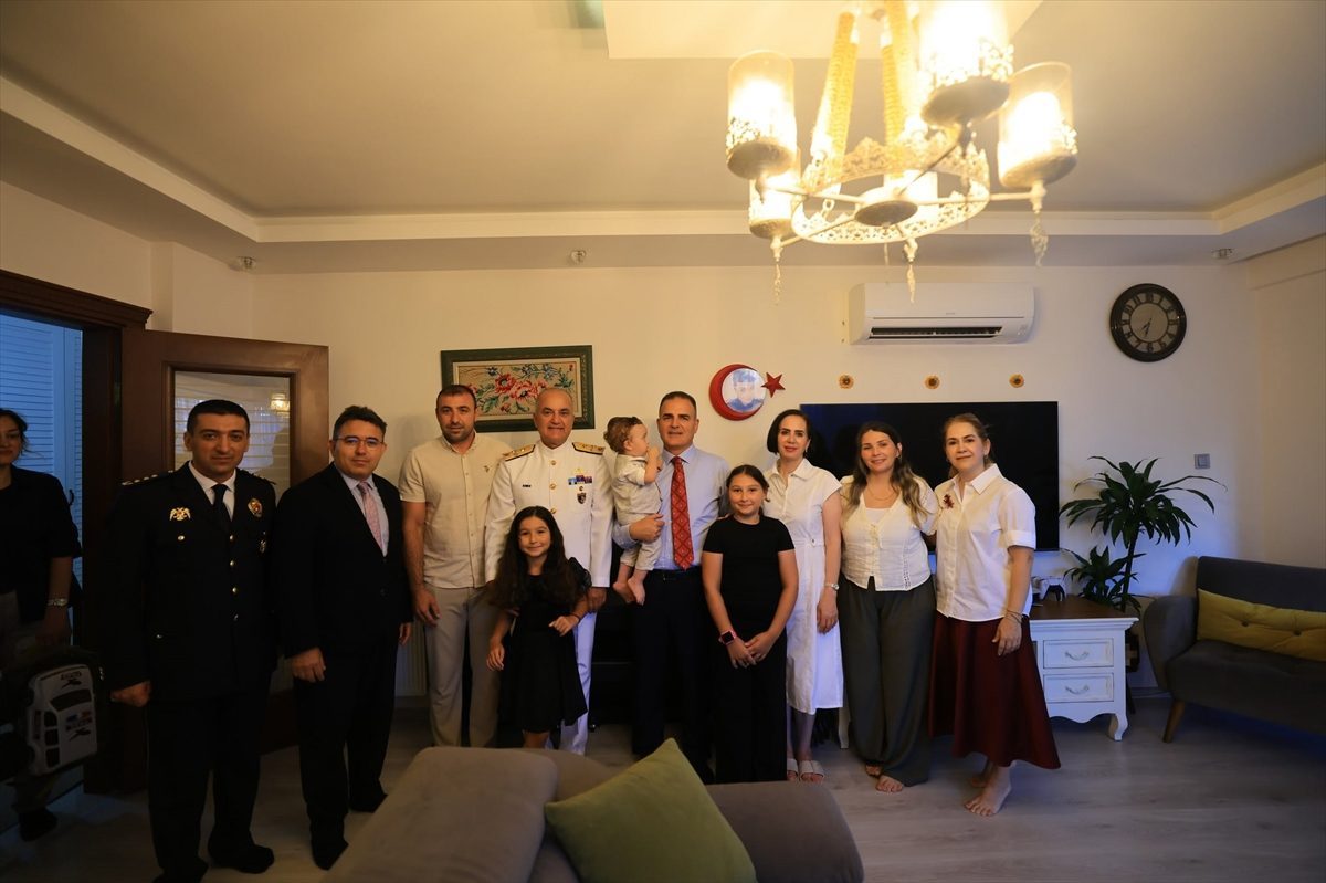 Muğla Valisi Akbıyık, Marmaris’te 15 Temmuz şehitlerinin ailelerini ve gazileri ziyaret etti