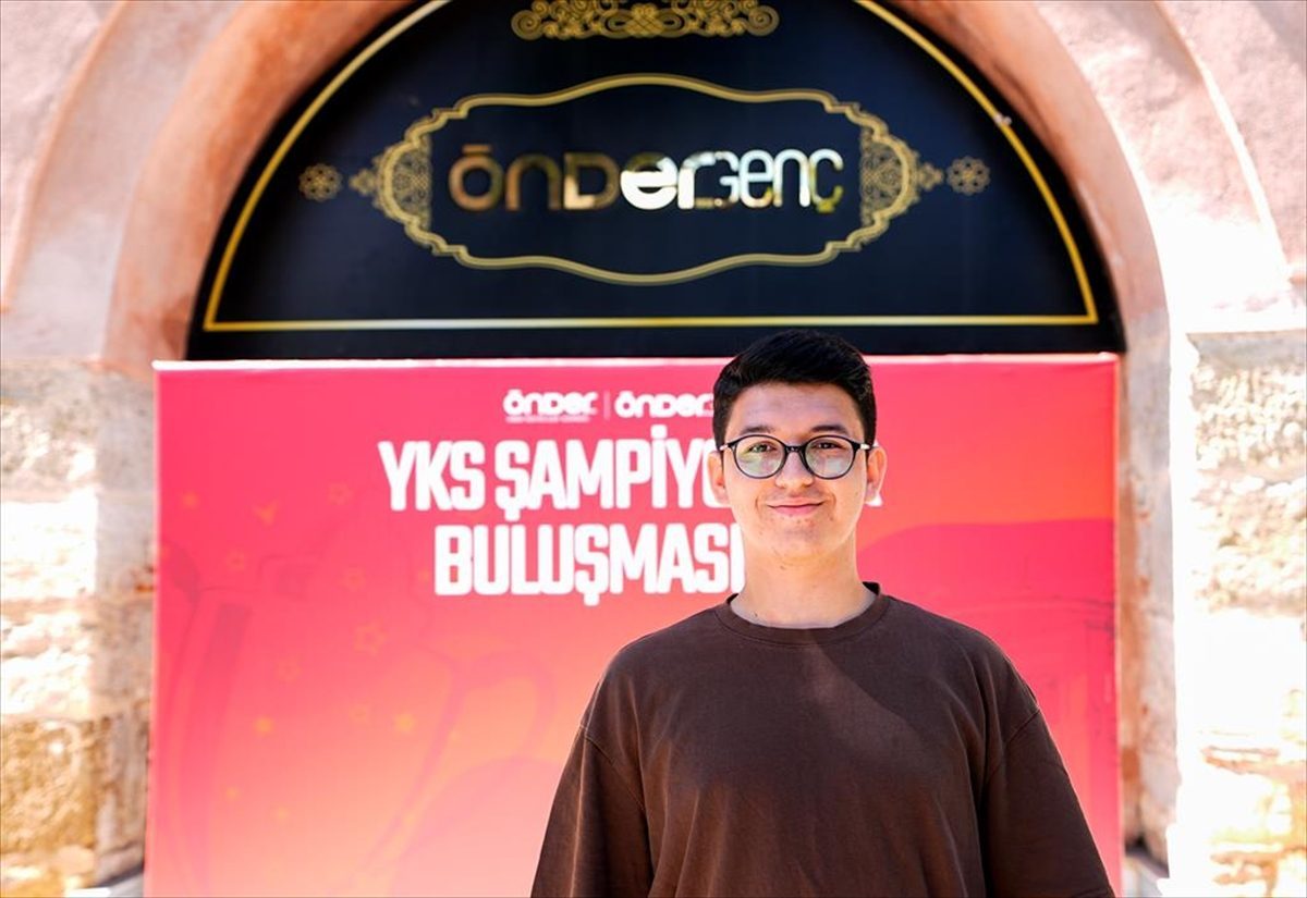ÖNDER, YKS’de başarılı olan imam hatipli gençleri İstanbul’daki etkinlikte buluşturdu
