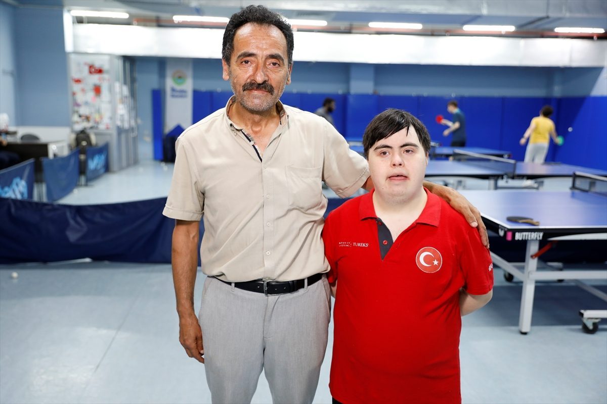“Özel sporcu” oğlunun başarısından ilham alıp başka çocuklar için çaba gösteriyor