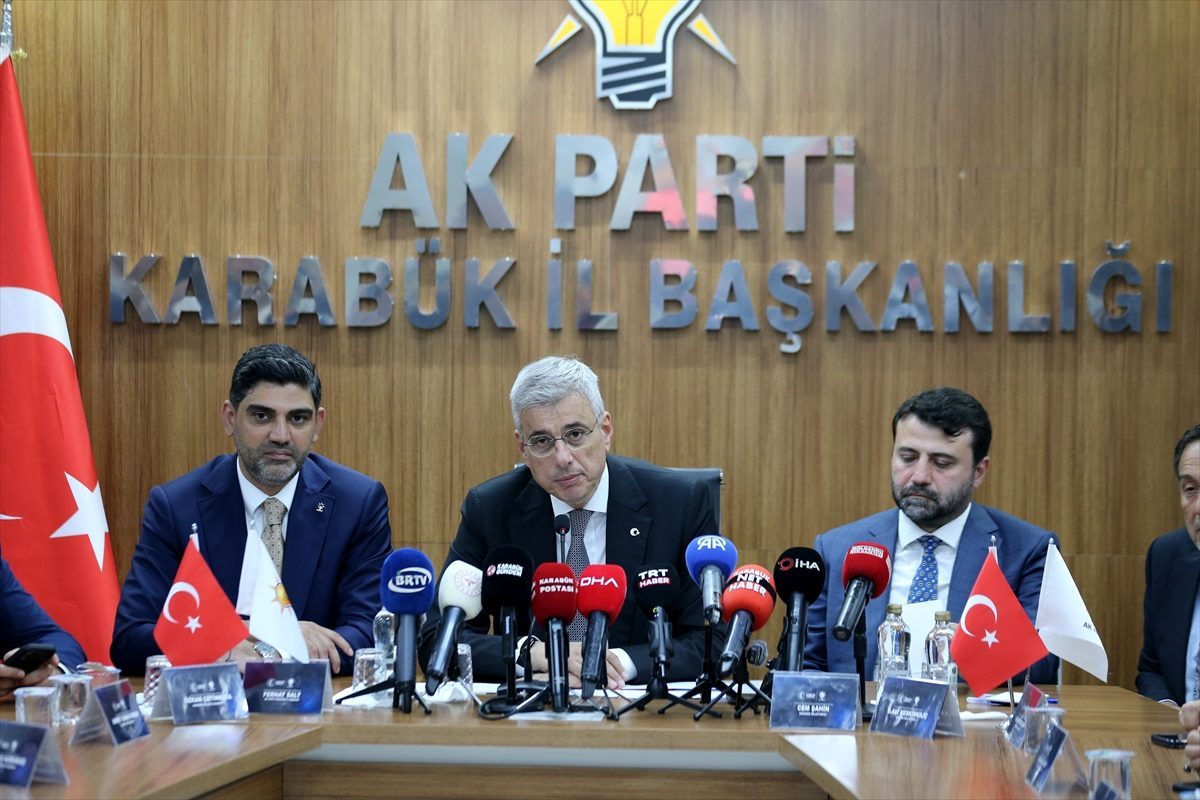 Sağlık Bakanı Memişoğlu, AK Parti Karabük İl Başkanlığı’nda konuştu: