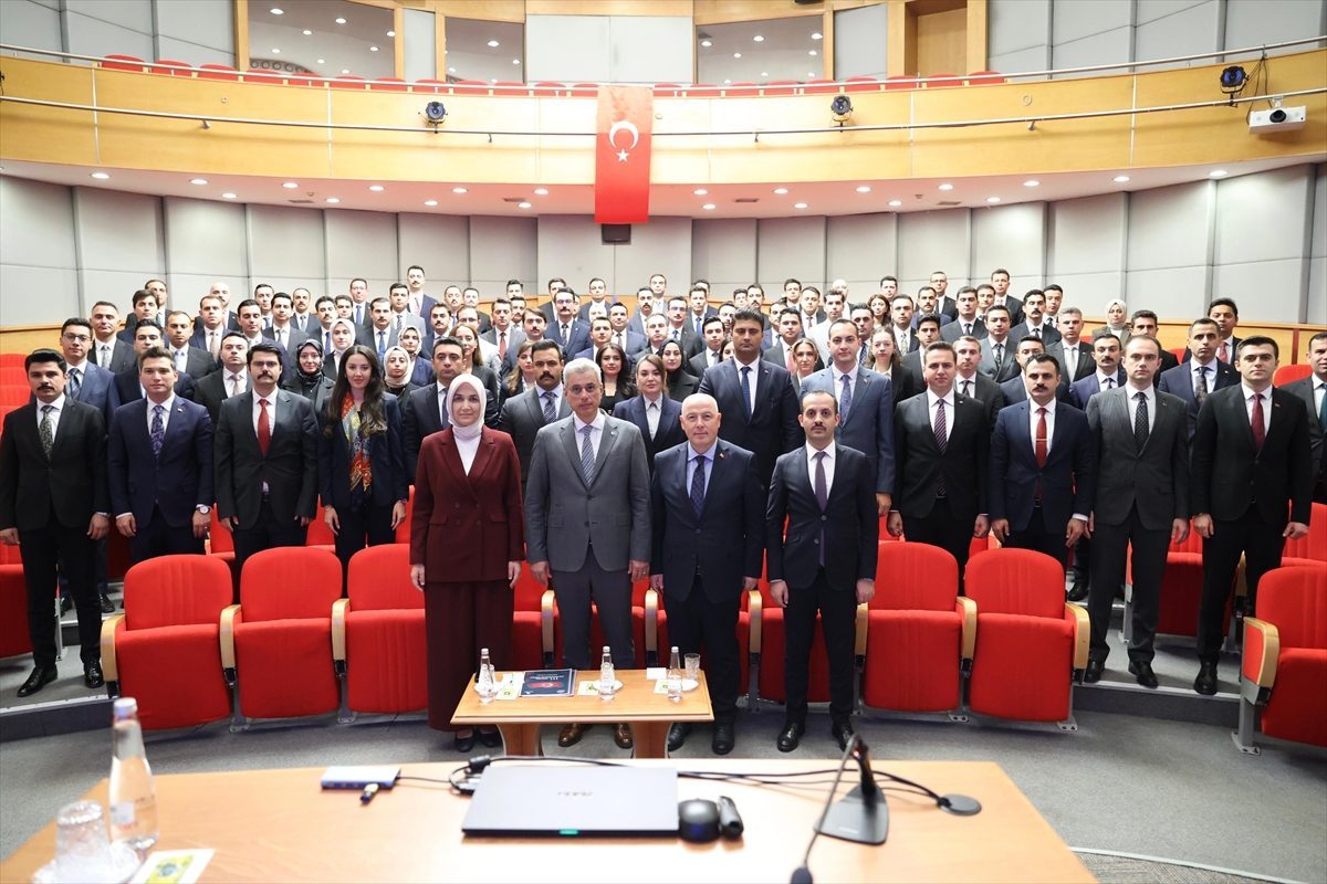 Sağlık Bakanı Memişoğlu kaymakam adaylarıyla bir araya geldi: