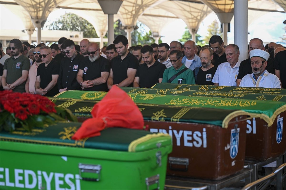 Şair ve yazar Ahmet Telli başkentte son yolculuğuna uğurlandı