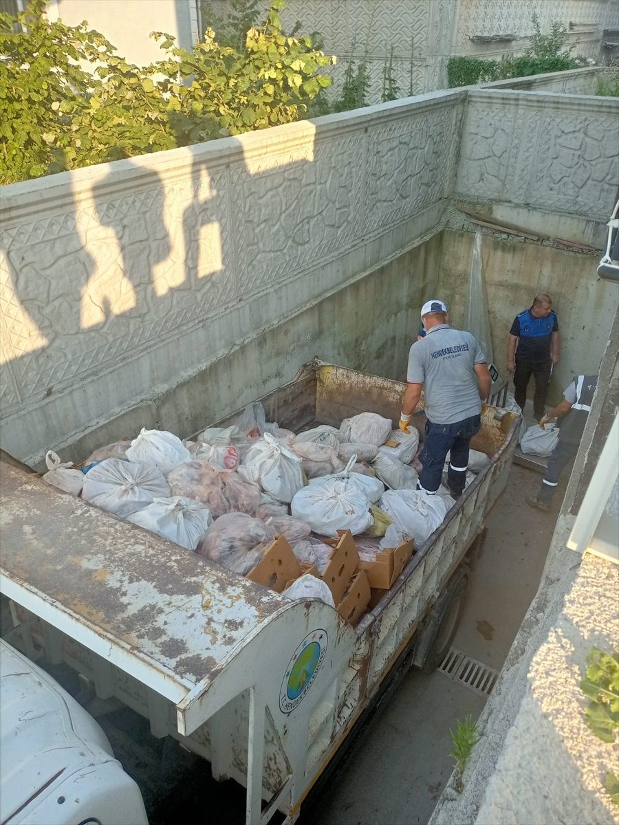 Sakarya’da ele geçirilen 5,5 ton etiketsiz et ürünü imha edildi