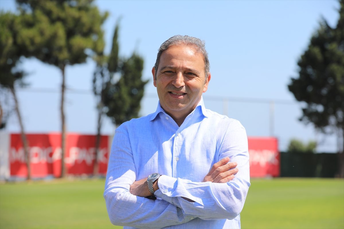 Samsunspor Futbol Direktörü Fuat Çapa, transfer çalışmalarını değerlendirdi: