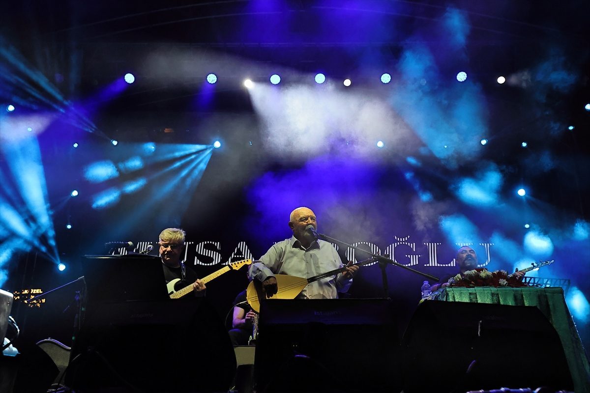 Sanatçı Musa Eroğlu Çorum’da konser verdi